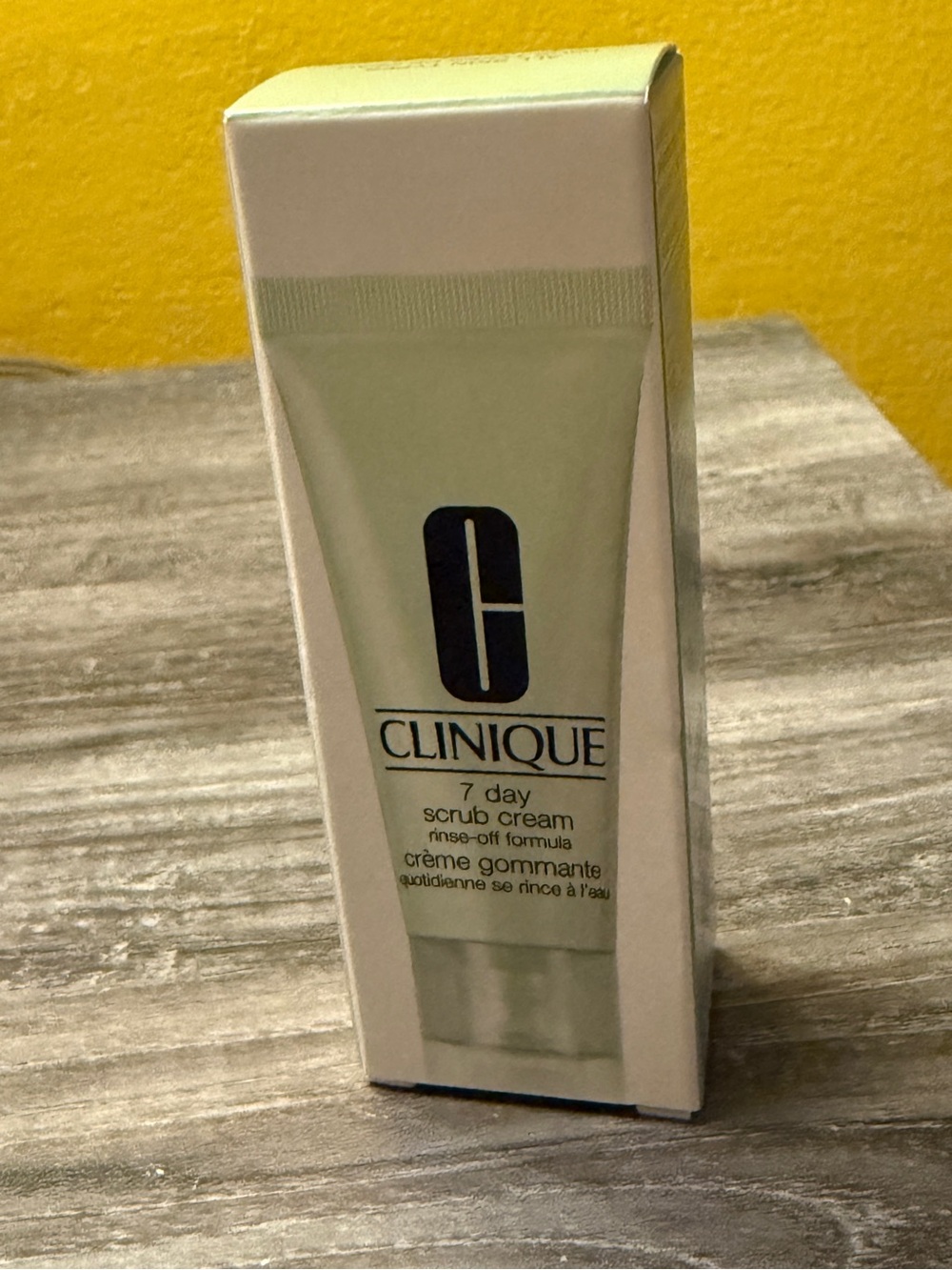 Clinique 7 Day Scrub Cream - Light Green Tube 15ml